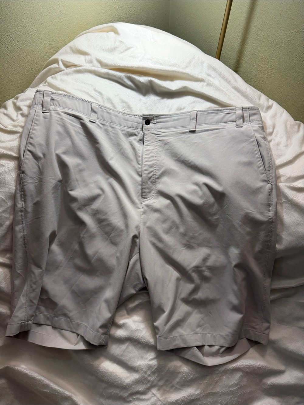 Callaway Men's Flat Front Shorts - Light White